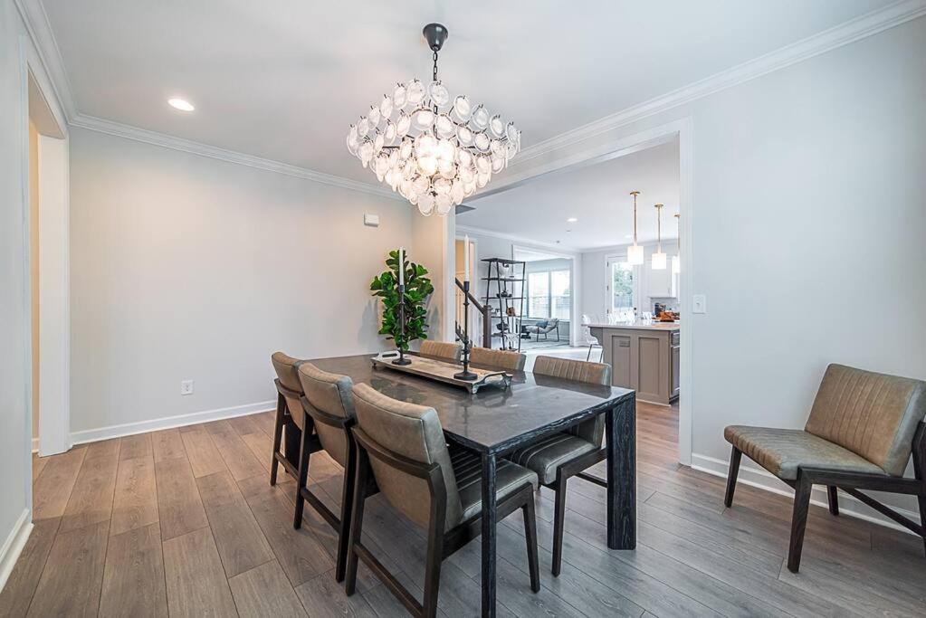 New! Lux. 4Br Home W/ Grill, Office & Huge Yard 夏洛特 外观 照片