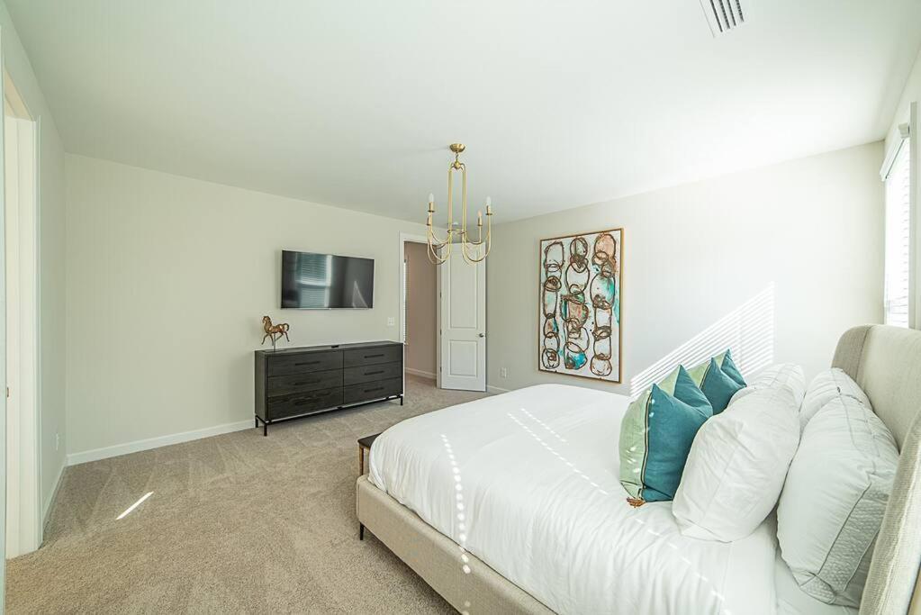 New! Lux. 4Br Home W/ Grill, Office & Huge Yard 夏洛特 外观 照片