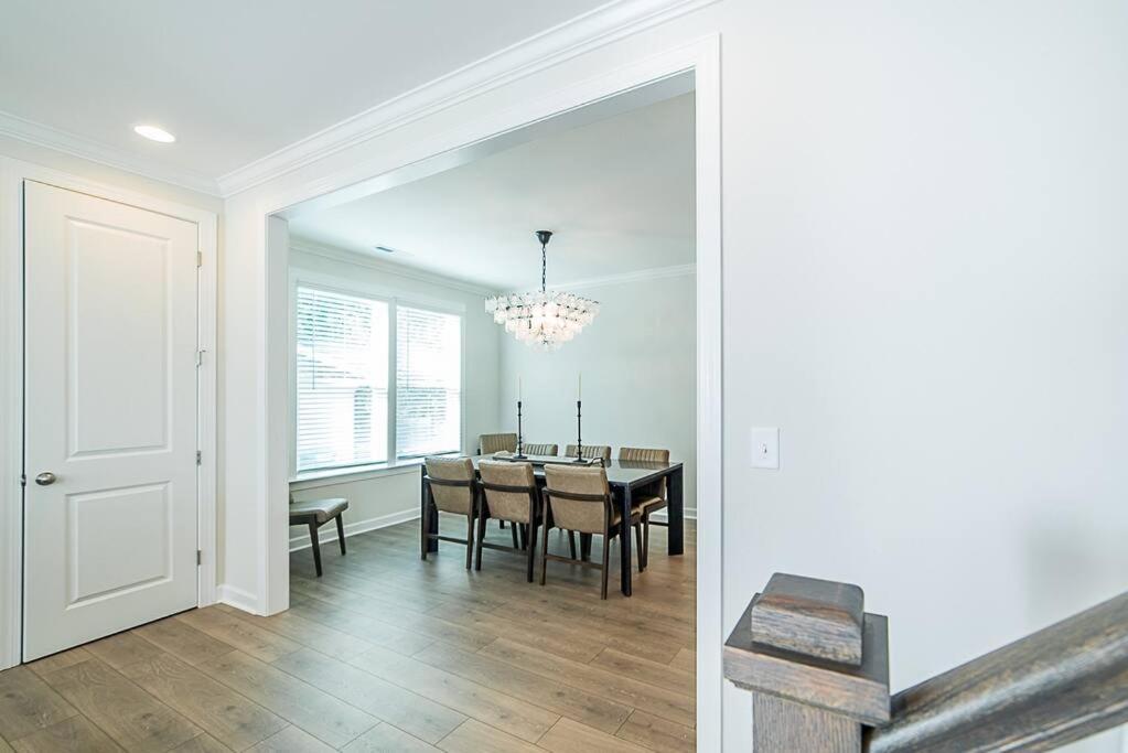 New! Lux. 4Br Home W/ Grill, Office & Huge Yard 夏洛特 外观 照片