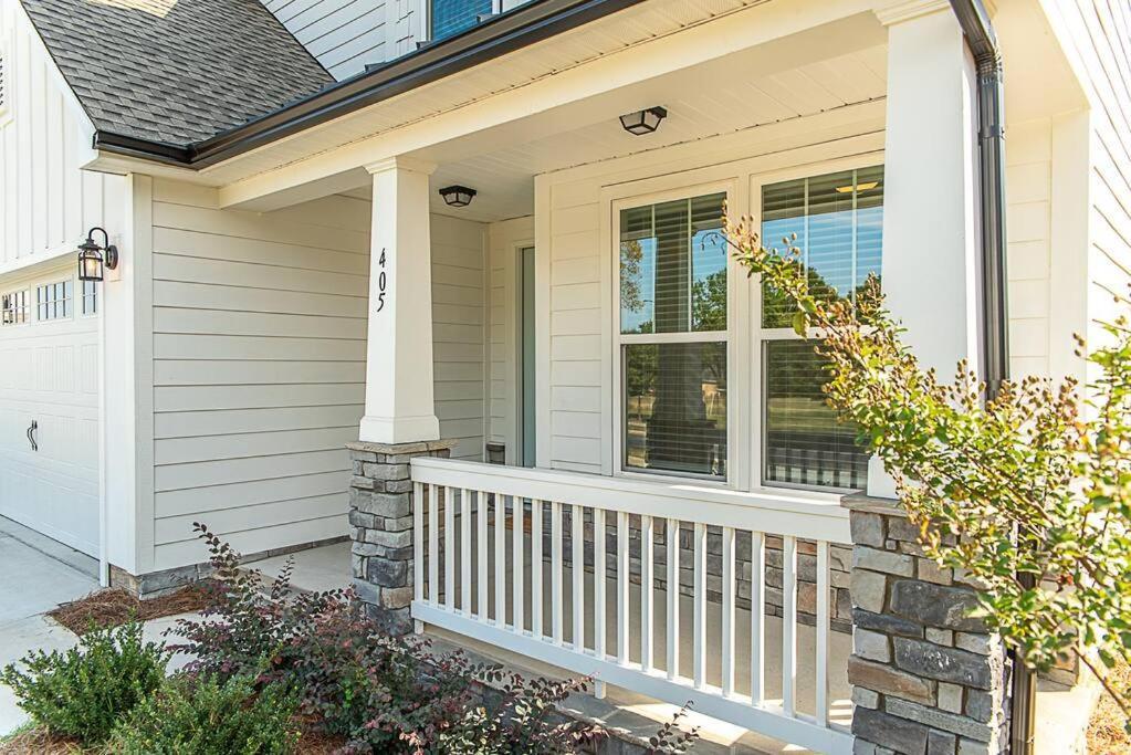 New! Lux. 4Br Home W/ Grill, Office & Huge Yard 夏洛特 外观 照片