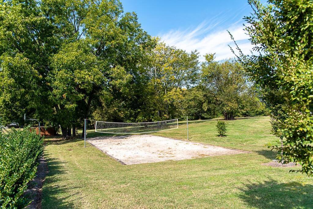 New! Lux. 4Br Home W/ Grill, Office & Huge Yard 夏洛特 外观 照片