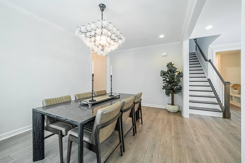New! Lux. 4Br Home W/ Grill, Office & Huge Yard 夏洛特 外观 照片